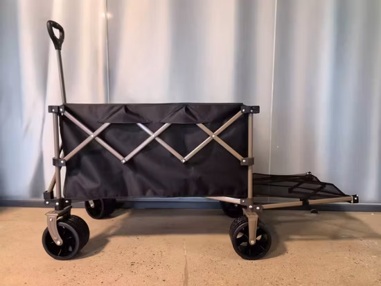 Chariot de plage extérieur pliant à quatre directions avec roues de VTT